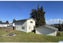 619 E Lauridsen Blvd